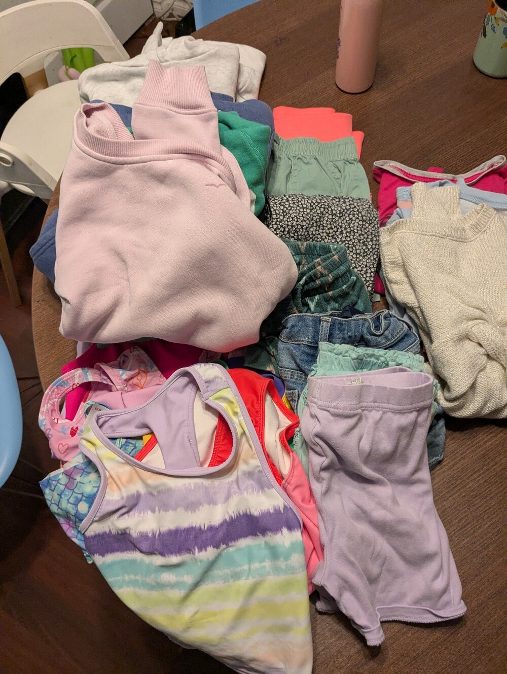 Huge Lot Of Girl Clothes (Sizes 6-8)